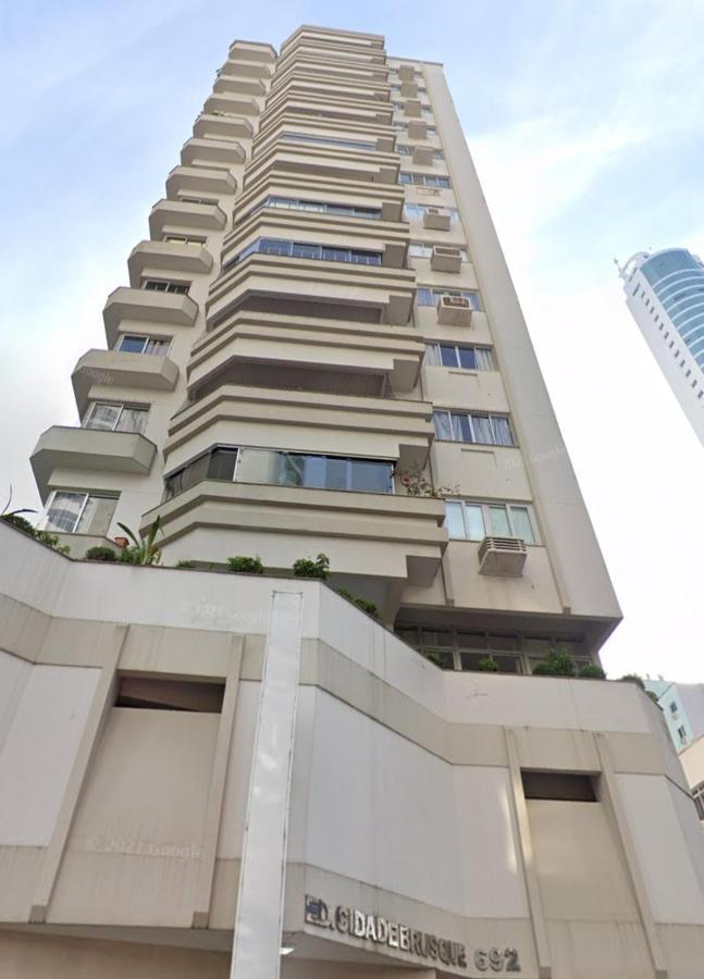 Apto Av Brasil Quadra mar Balneario Camboriu Exterior foto